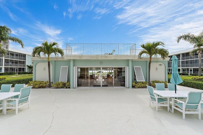 Building Photo - 100 Waterway Rd