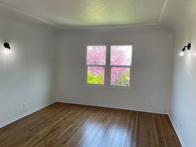 Building Photo - 316 Park Ave