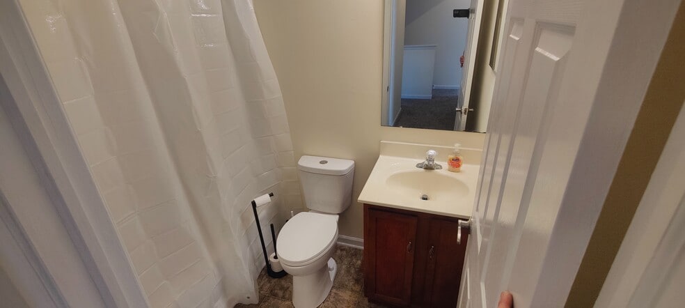 Building Photo - 9 Cambria Ln