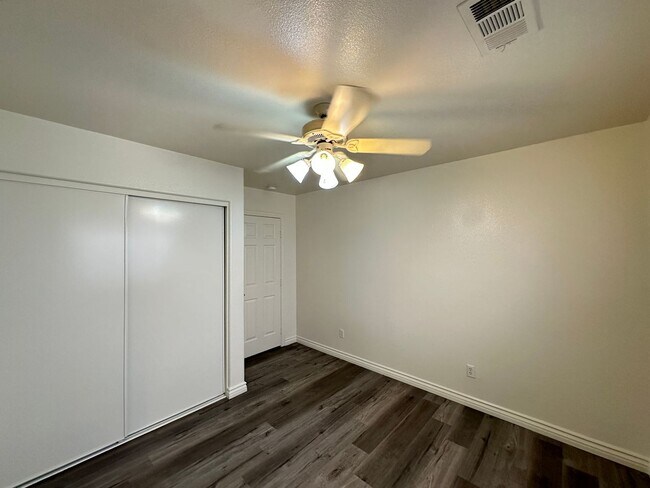 Building Photo - APACHE TRAILS