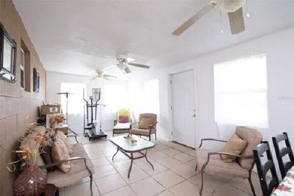 Building Photo - 610 Tamarin Ln