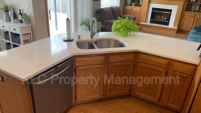 Building Photo - 1914 NW School St