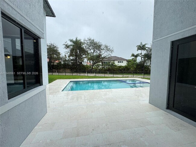 Building Photo - 19749 NE 16th Pl