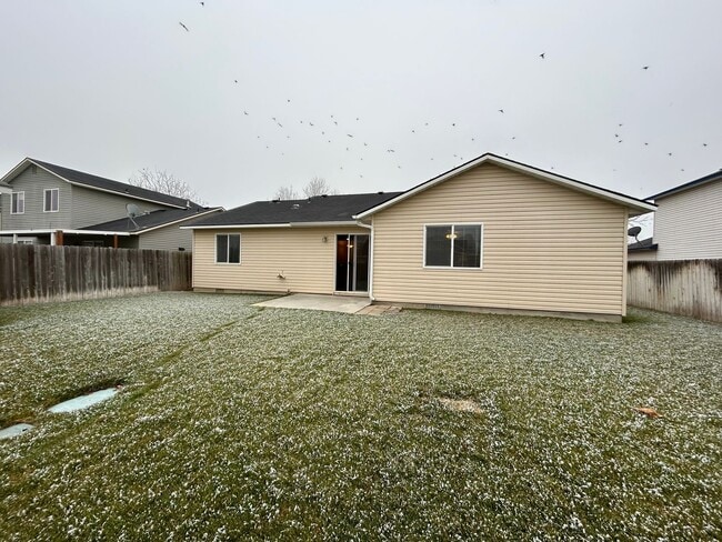Building Photo - 4 Bedroom Nampa Home In Great Location!