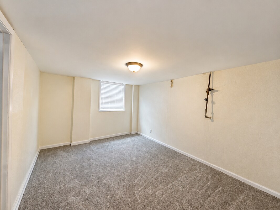 Building Photo - 2928 Belleau Ln SE