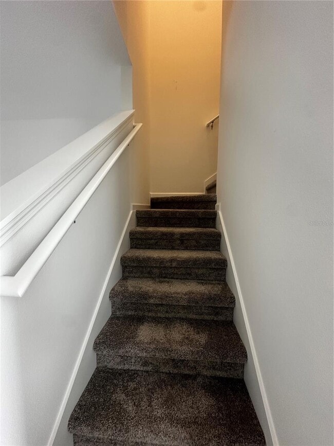 Building Photo - 3063 Chantilly Dr