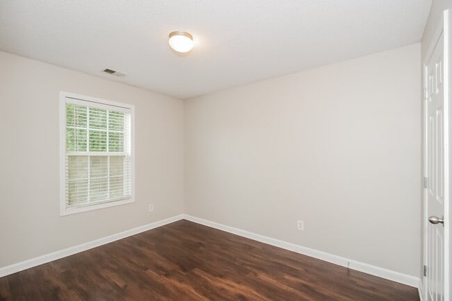 Building Photo - 413 Rosemont Ct