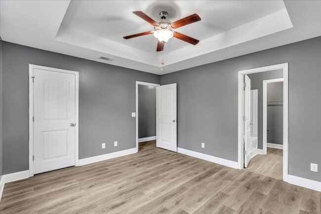 Building Photo - Richmond Hill- 3Br, 2 1/2 Bath Townhome