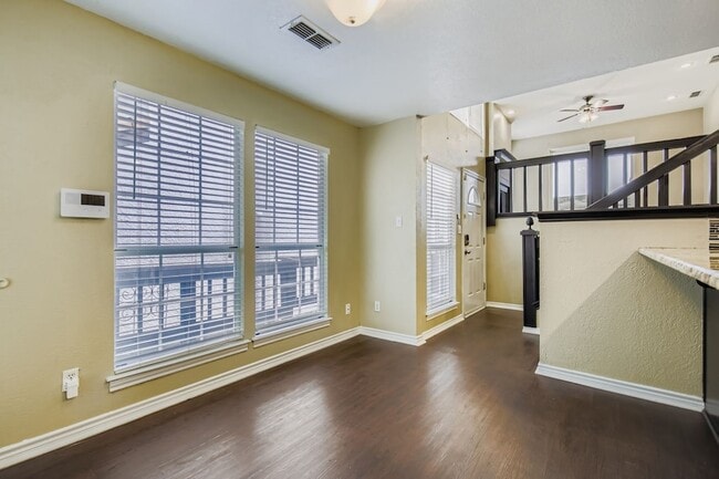 Building Photo - 3323 Augusta Blvd