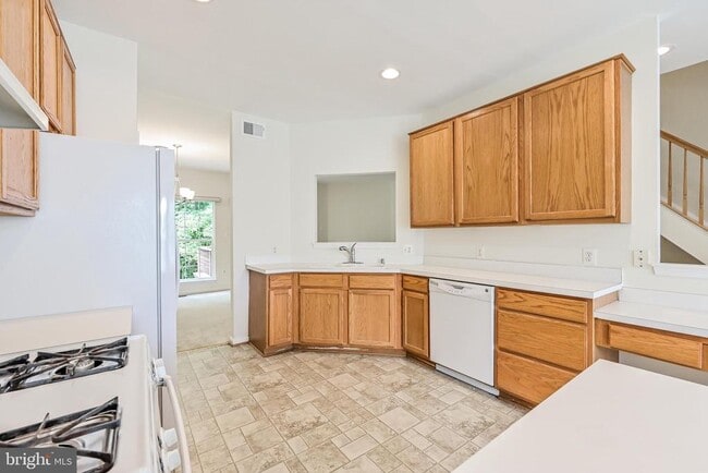 Building Photo - 8373 Millwood Dr