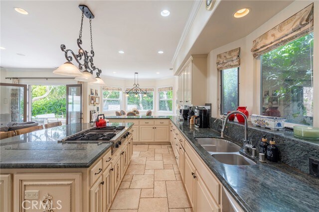 Building Photo - 880 11th St