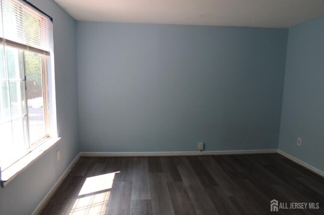 Building Photo - 63 Cottonwood Ct