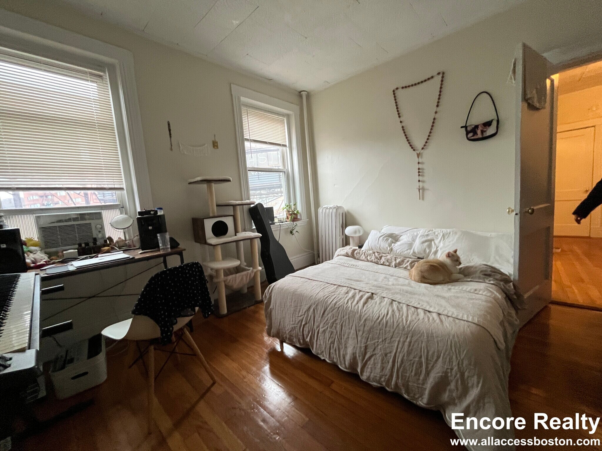 Building Photo - 126 Warren St