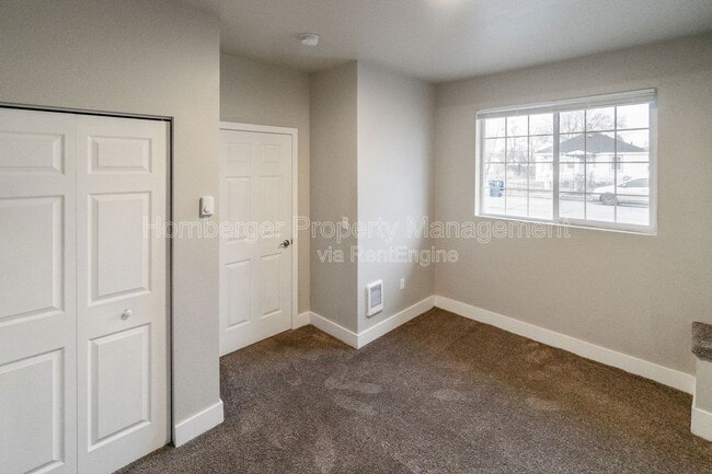 Building Photo - 2229 E Boone Ave