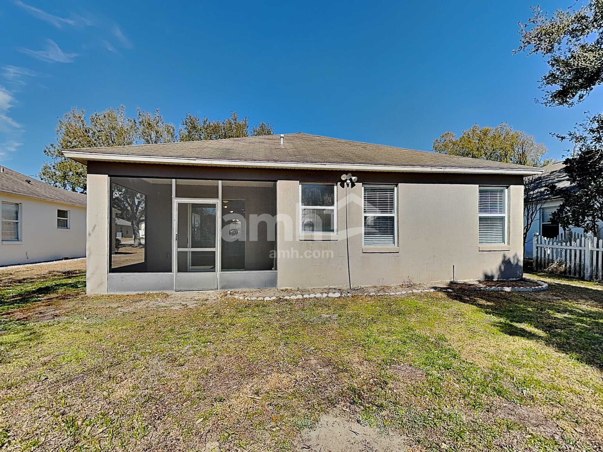 Building Photo - 1560 Mountclair Ct