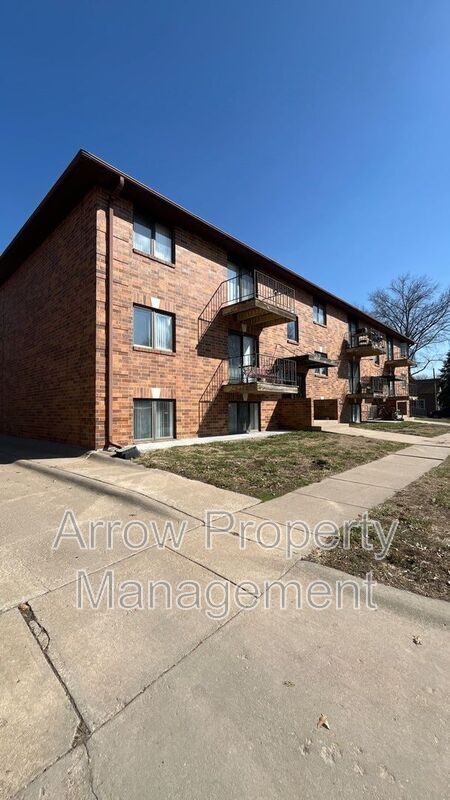 Building Photo - 520 N 4th St