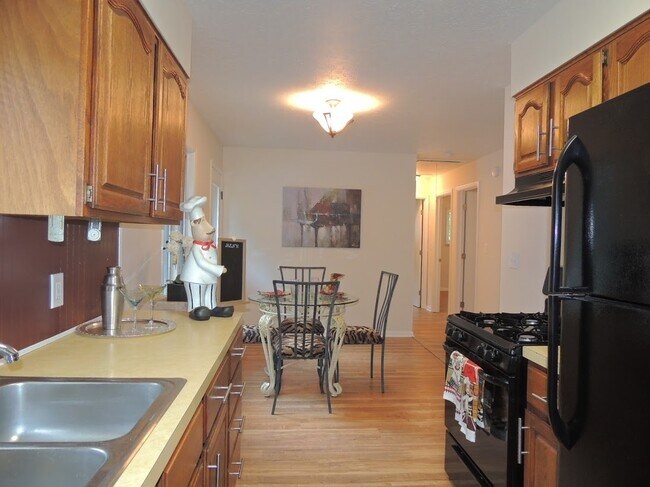 Building Photo - 3 Bedroom, 2 bathroom Ranch for Rent!