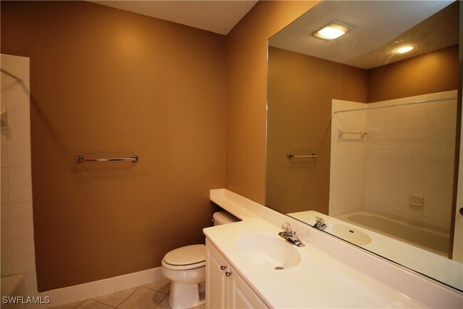 Building Photo - 5325 Cove Cir