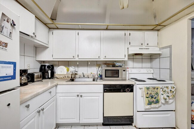 Building Photo - 7820 S Colony Cir