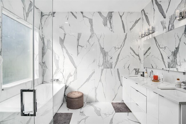 Building Photo - 8306 Sky Eagle Dr