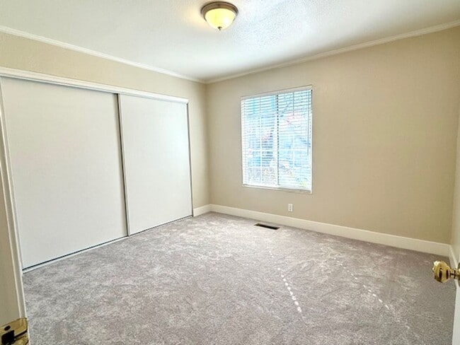 Building Photo - NEWLY RENOVATED- 4BD/2BA, Single-Family Home in Twin Creeks Area of San Ramon- Available NOW!