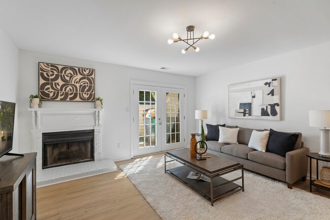 Building Photo - 9231 Kings Canyon Dr