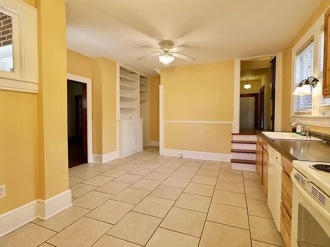 Building Photo - 1510 Hampton Ave SW