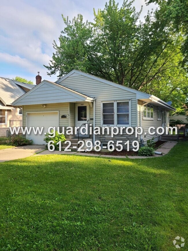 Building Photo - Updated House Near Hamline Available Septe...