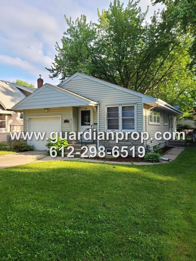 Primary Photo - Updated House Near Hamline Available Septe...
