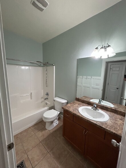 Building Photo - 2768 Augusta Dr