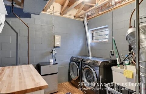 Building Photo - 2840 Kenwood Isles Dr