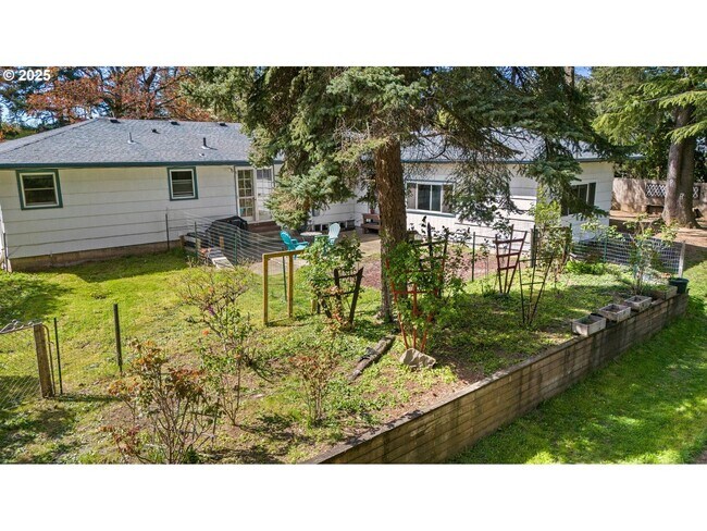 Building Photo - Quarter Acre Comfort