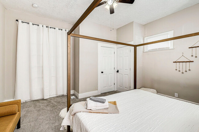 Building Photo - 611 Lincoln St