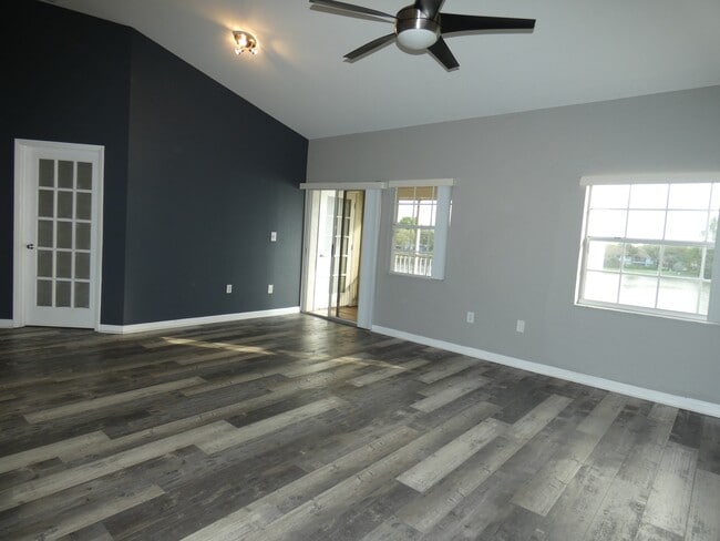 Building Photo - 2831 N Oakland Forest Dr