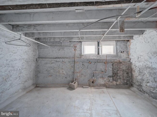 Building Photo - 1716 Homestead St