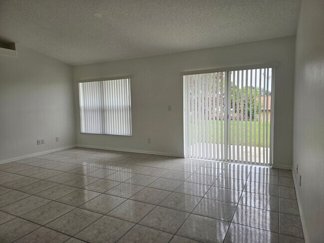 Building Photo - 13345 Pinyon Dr