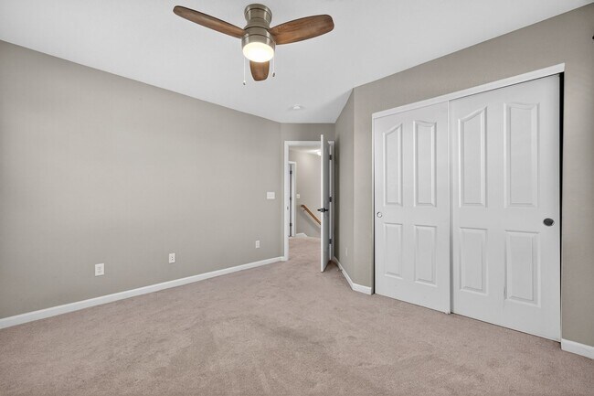 Building Photo - Amazing 3 bedroom home