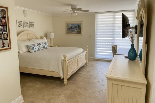 Building Photo - 801 S Ocean Dr