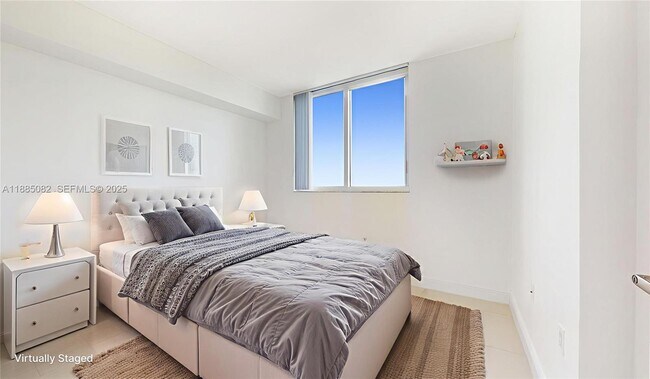 Building Photo - 1871 NW S River Dr