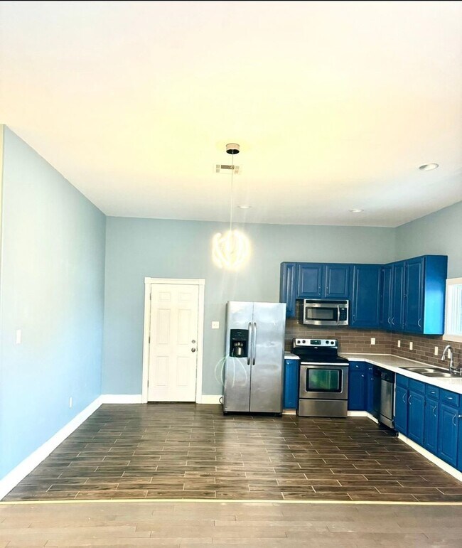 Building Photo - Charming 4BR House in New Orleans