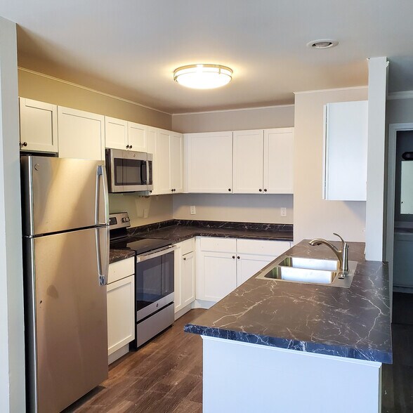 Building Photo - 2925 King James Way