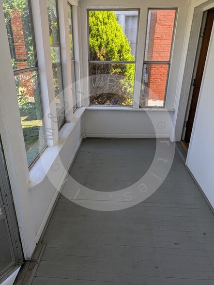 Building Photo - 1023 Spruce St