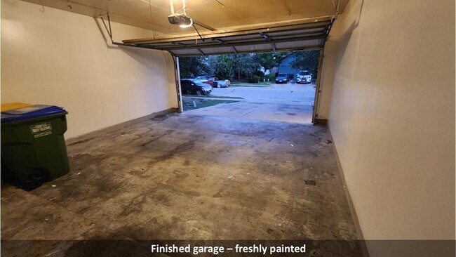 Building Photo - 11500 Lapoynor St