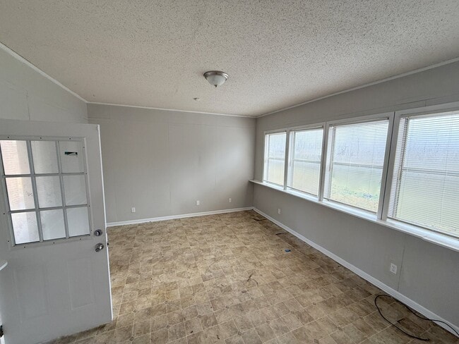 Building Photo - 2106 NW Sullivan Rd