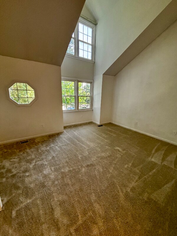 Building Photo - 5 Hawk Run Ct