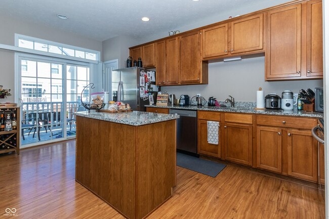 Building Photo - 420 Beverly Ct