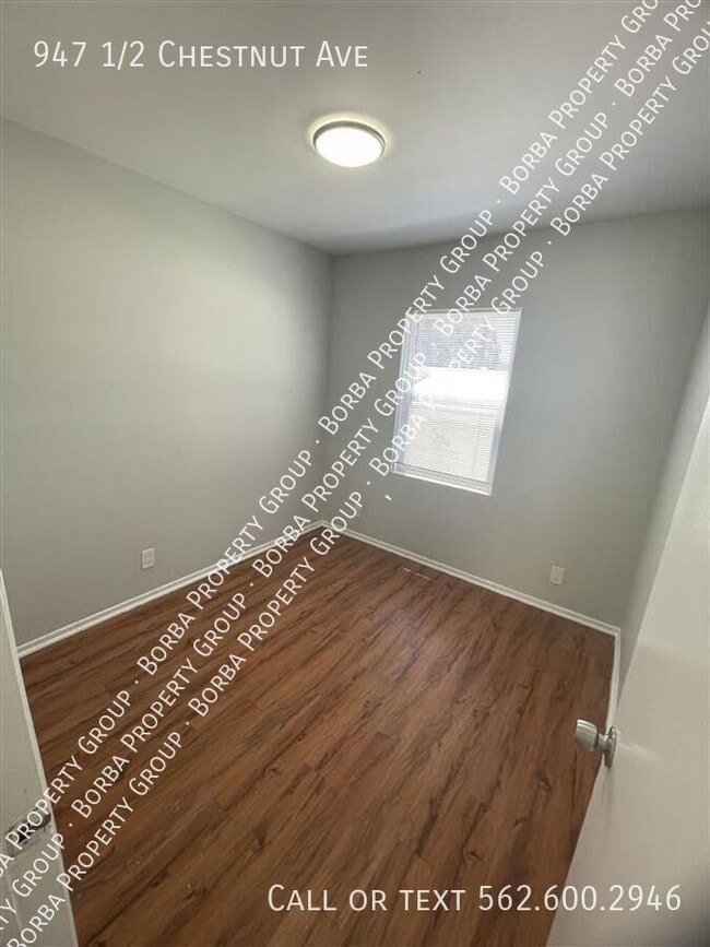 Building Photo - 947 1/2 Chestnut Ave-