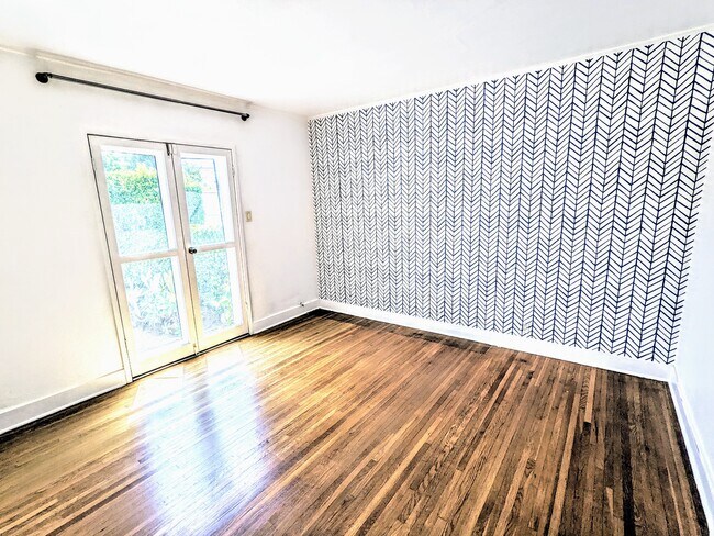 Building Photo - 10580 Kinnard Ave