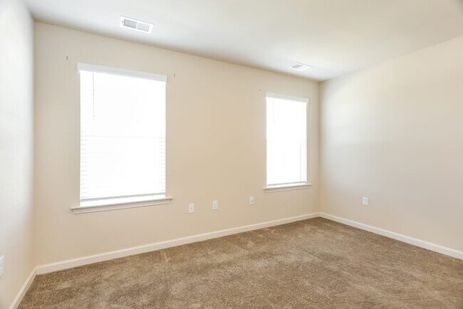 Building Photo - Hpme for rent in Pell City!