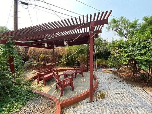 Building Photo - 6657 Enfield Ave